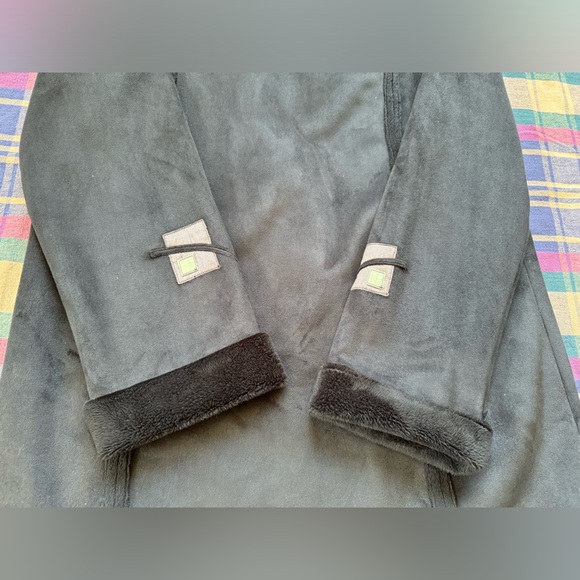 Icelandic Design Button Up Jacket - Picture 11 of 12